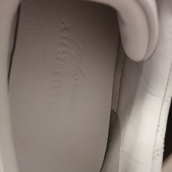 Burberry - Picture 4 of 10